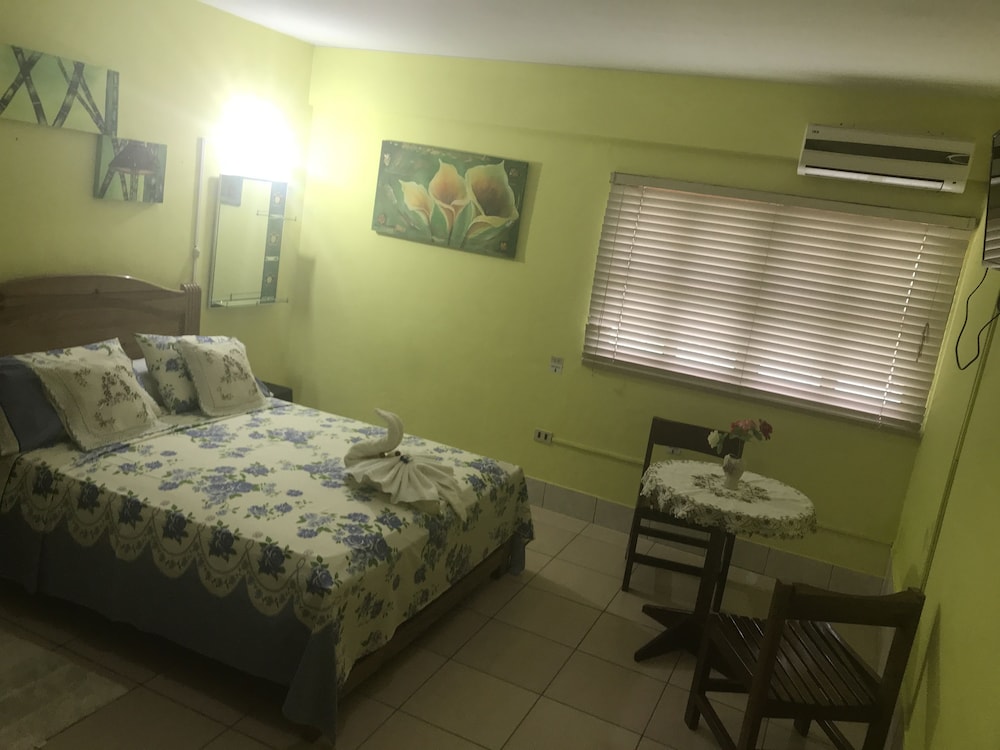 Standard Double Room, 1 Queen Bed, Private Bathroom photo 2