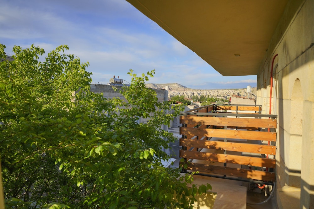 Comfort Triple Room With Balcony - Photo 4