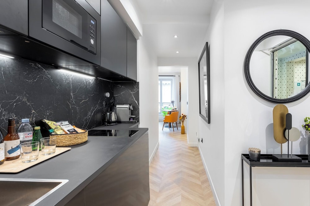 Signature Studio Suite photo 2
