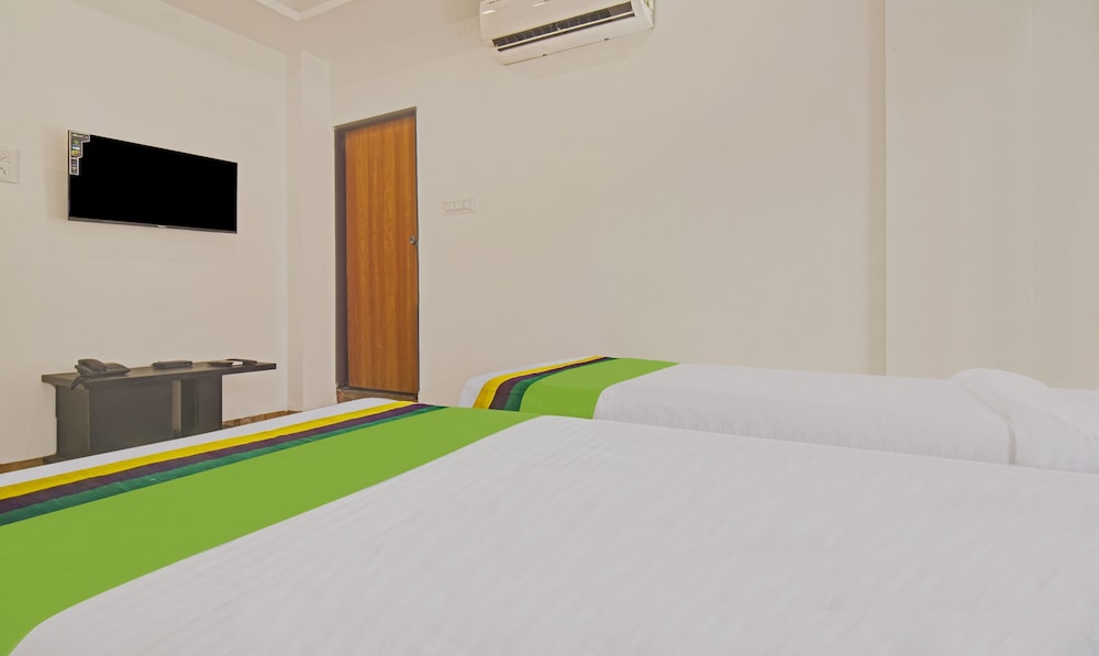 Deluxe Room - Photo 16