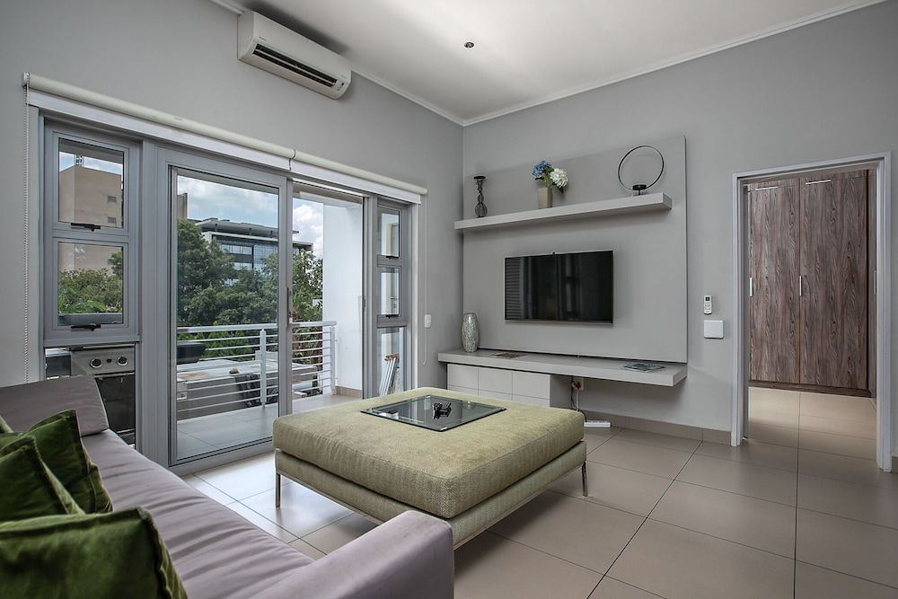 Signature Apartment photo 1
