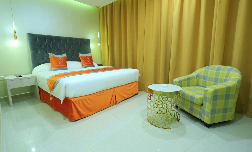 Standard Room, 1 King Bed, Smoking photo 3