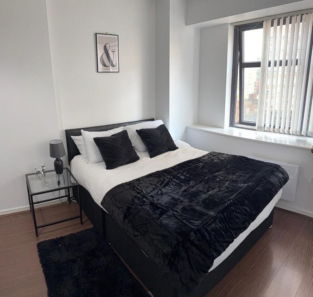 Spacious 3-br Apt in Central, Birmingham, Foto 4