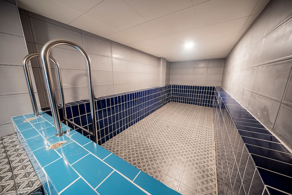 Room (Spa A) - Photo 10