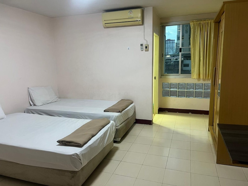 Deluxe Twin Room, City View photo 2