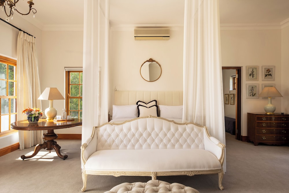 Honeymoon Suite photo 2