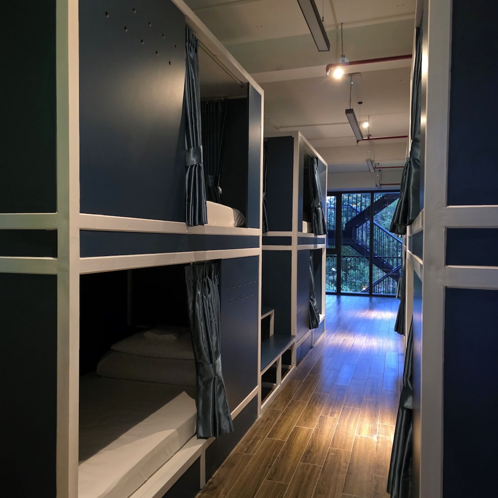 Standard Single Room, Women only
