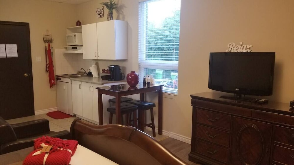 Suite #12 - 18 photo 2