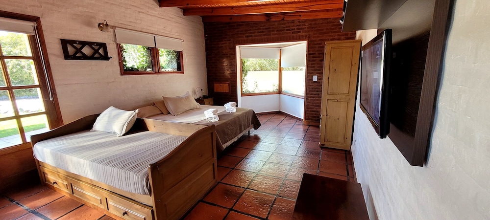 Premium Cabin, Multiple Beds photo 2