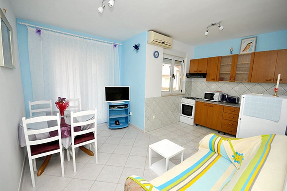 Classic Apartment, 2 Bedrooms (Apartment 6)
