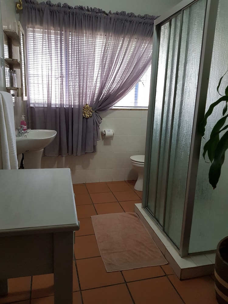 Basic Double Room photo 2