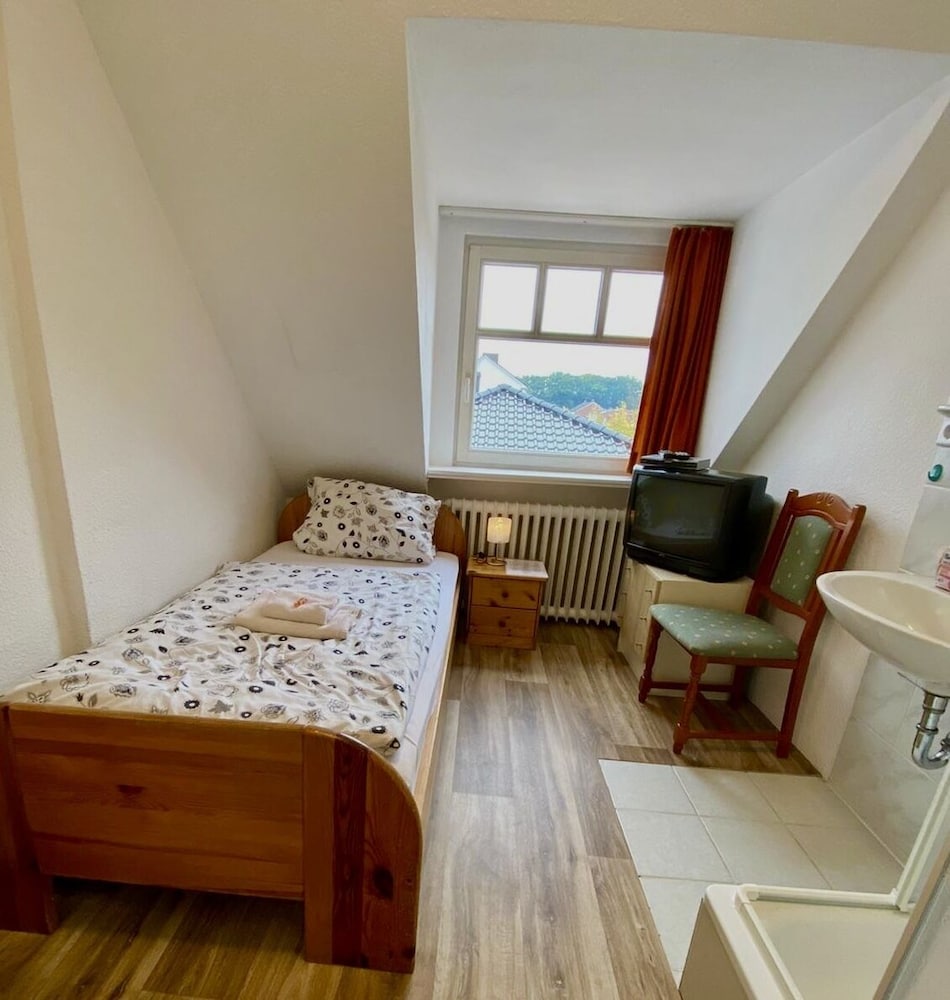 Single Room photo 2