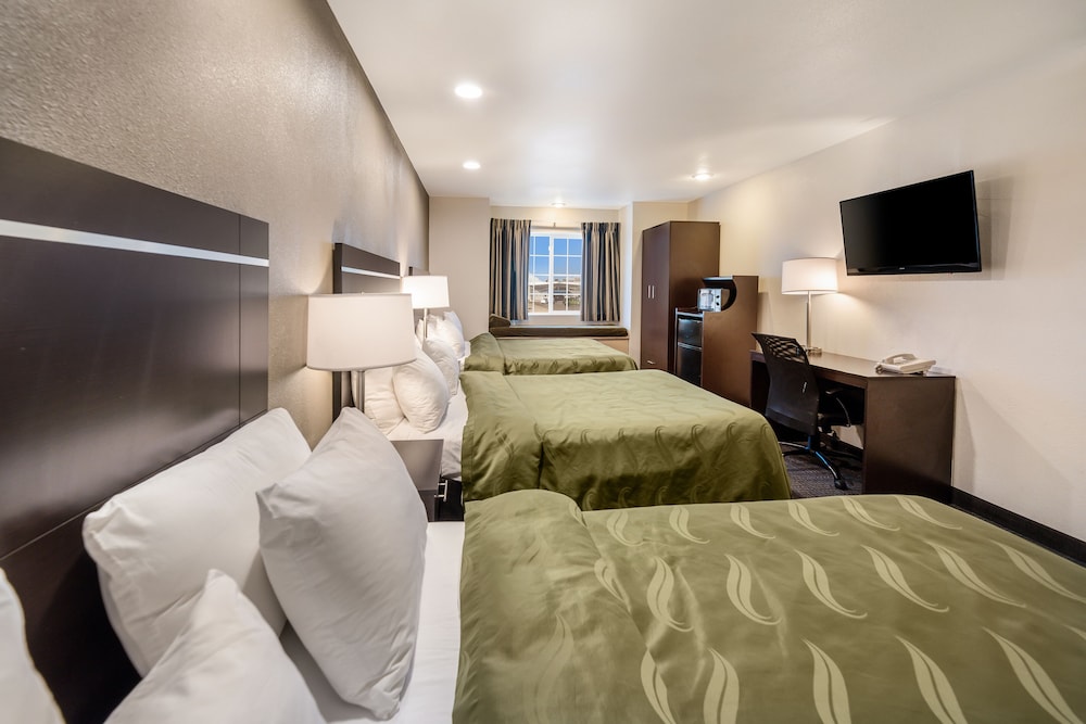 Room, Multiple Beds, Non Smoking - Photo 2