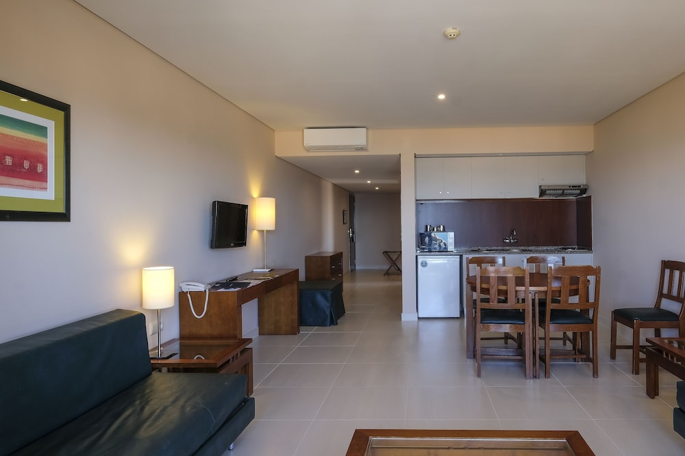 Senior Suite, Sea View (4 Adults + 2 Children) thumbnail 6