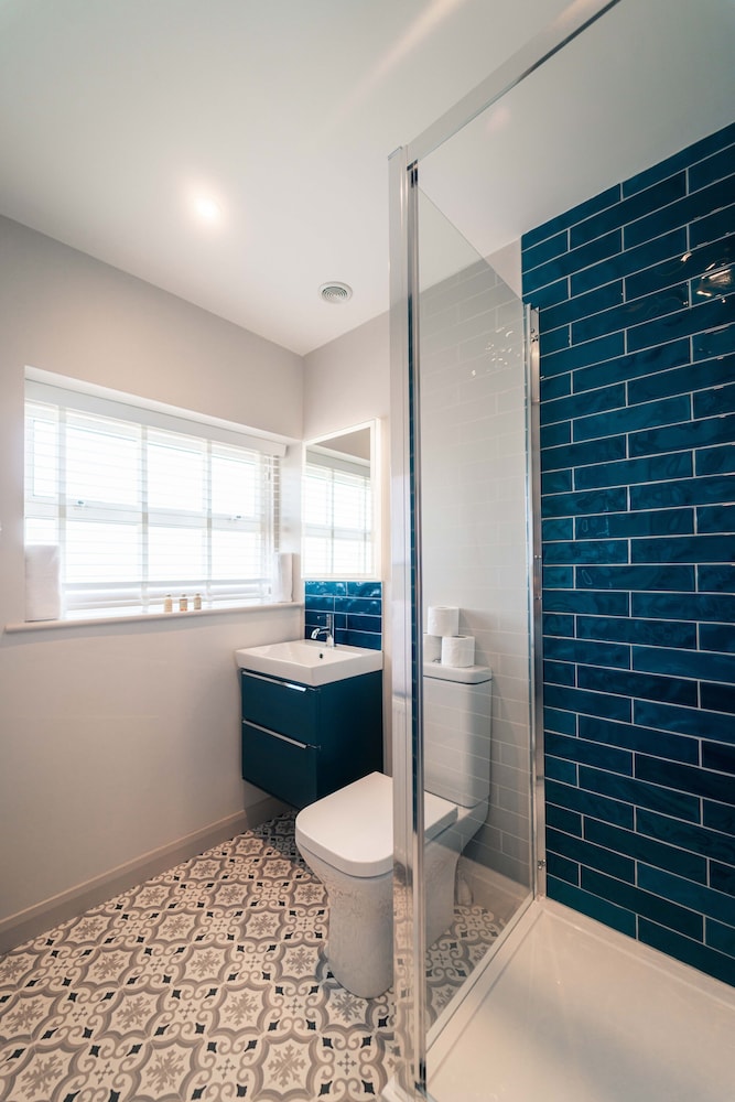 Deluxe Double Room, Ensuite, Partial Sea View (Super King - Twin - Sea) - Photo 5