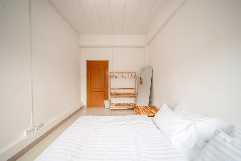 Standard Double Room, 1 King Bed - Photo 1
