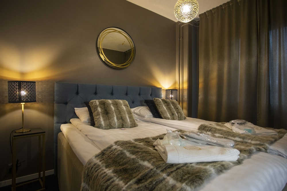 Deluxe Suite with Kitchen, Sauna & Balcony photo 3