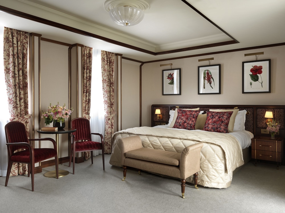 Junior Suite Main House 1 King Bed