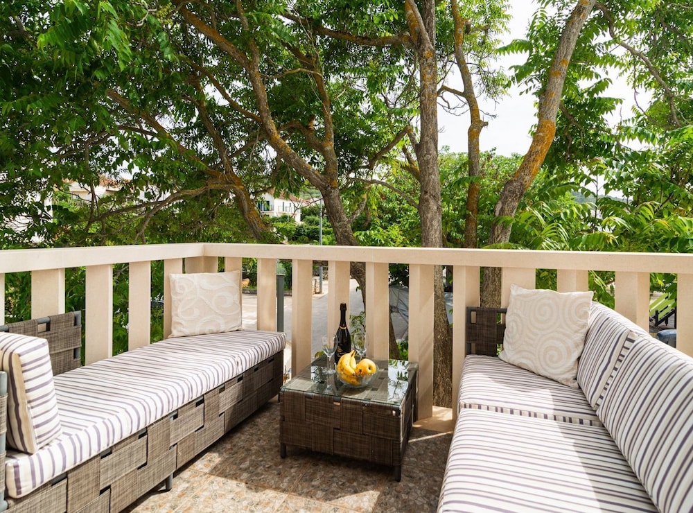 Apartment (Two Bedroom Apartment With Balcony) photo 3
