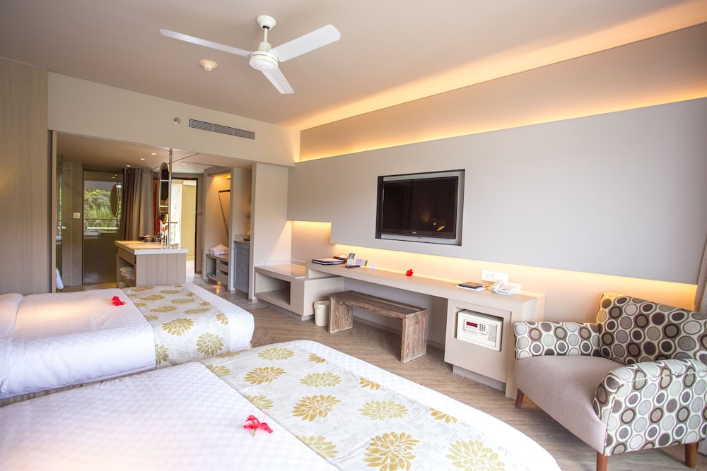 Deluxe Room, Ocean View - Photo 3