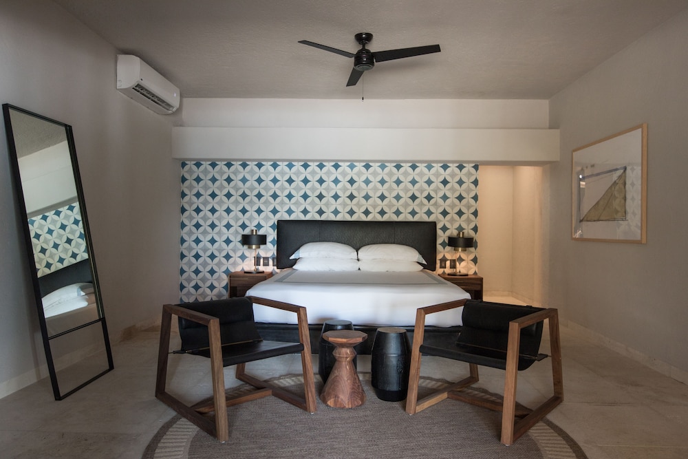 Suite, 2 Bedrooms, Beachfront - Photo 3