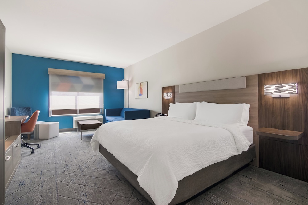 Standard Room, 1 King Bed (Walk in Shower) - Photo 3