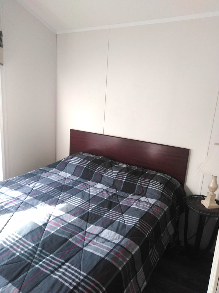 Cottage, 1 Queen Bed, Lake View, Lakeside photo 3