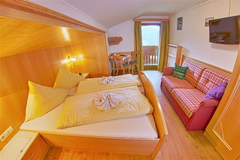Comfort Suite, 1 Bedroom, Balcony photo 1