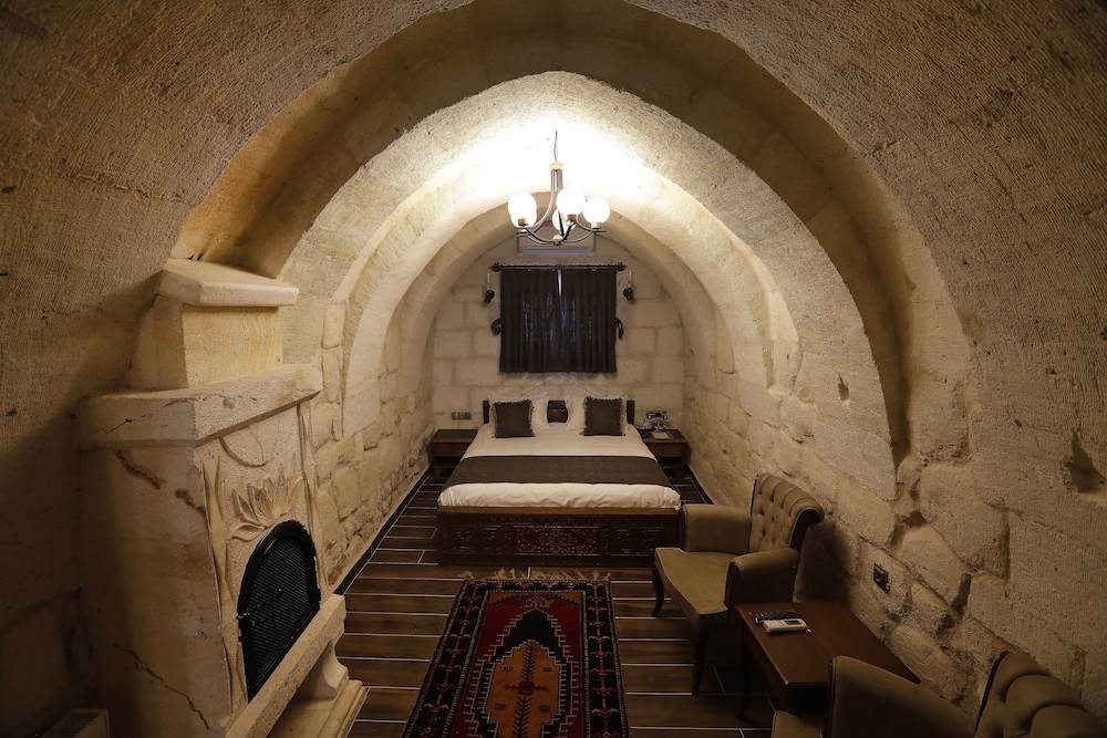 Superior Suite - Photo 3