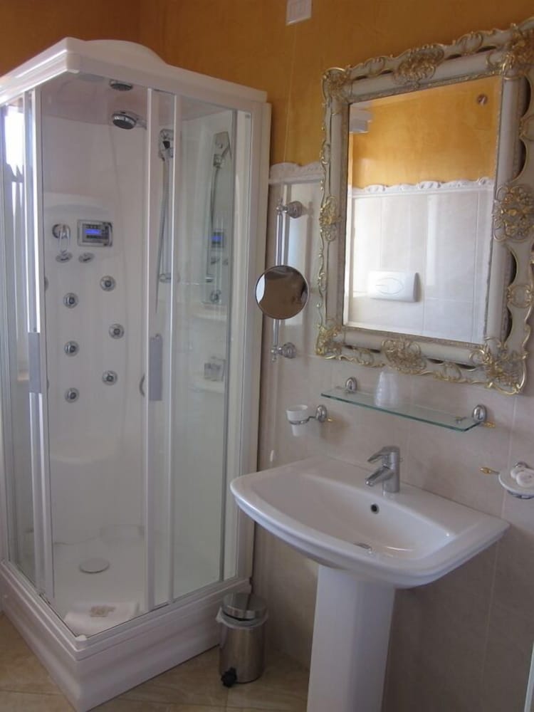 Quadruple Room, Partial Sea View