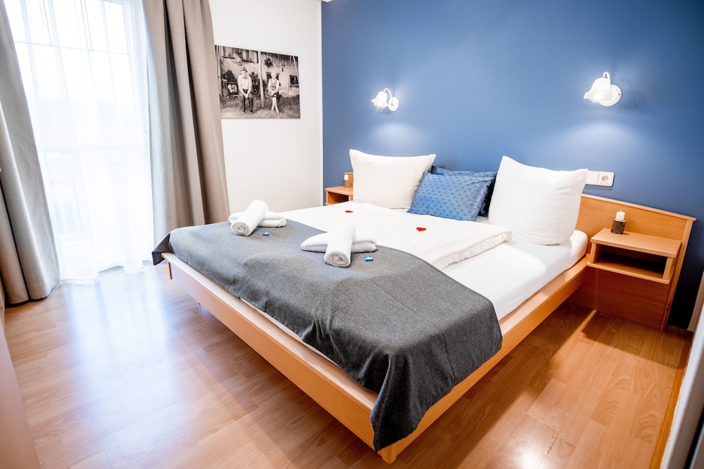 Exclusive Apartment, 1 Bedroom, Balcony, Poolside (2-4 pax) photo 1