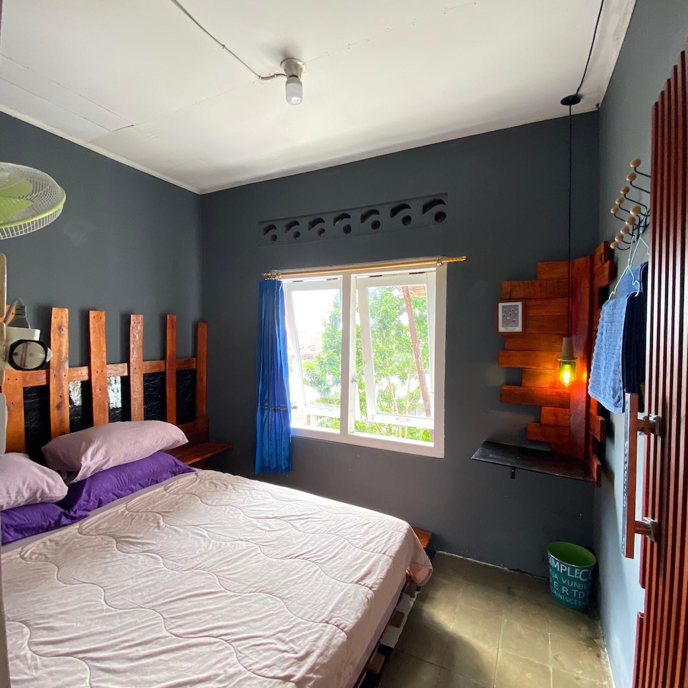 Economy Double Room photo 2