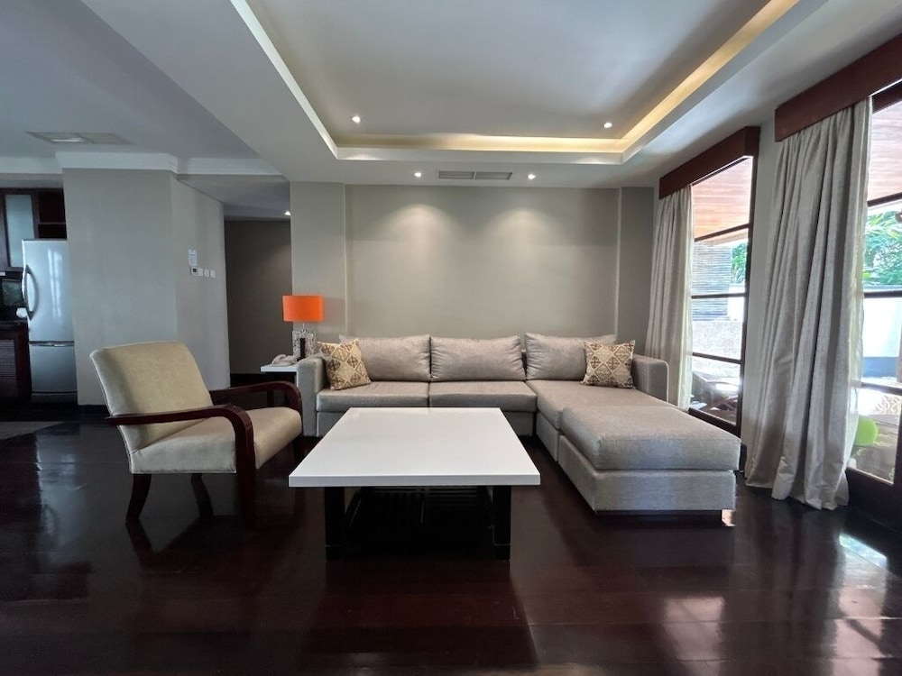 Suite, 3 Bedrooms, Terrace - Photo 11