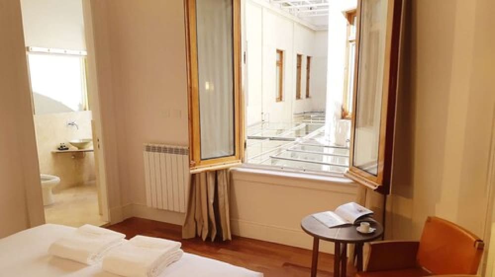 Classic Double Room, 1 Queen Bed photo 3