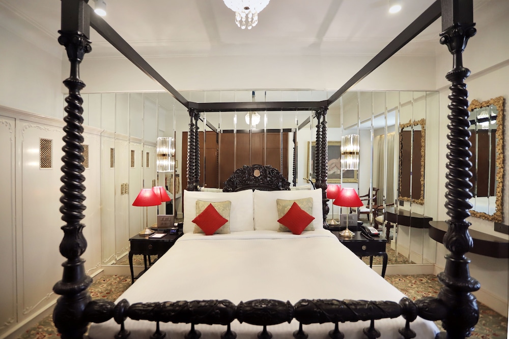 Luxury Suite - Photo 6