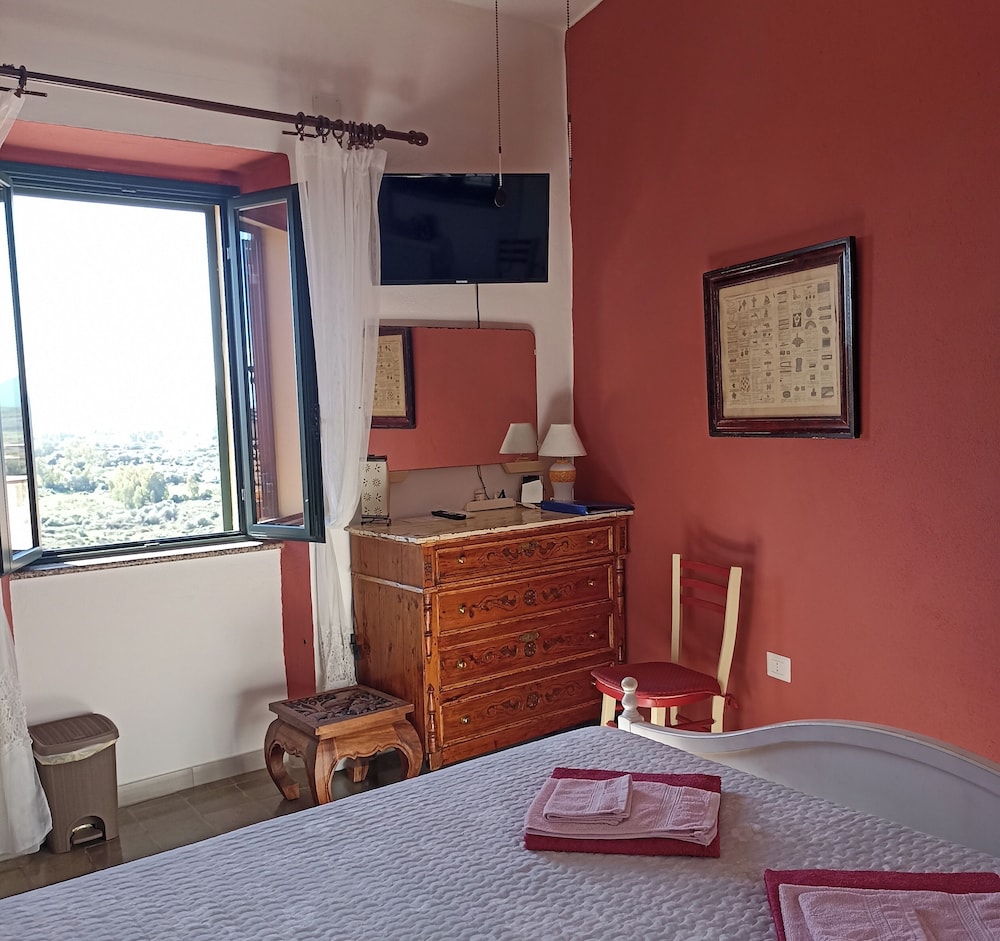 Traditional Double Room (Private External Bathroom) photo 2