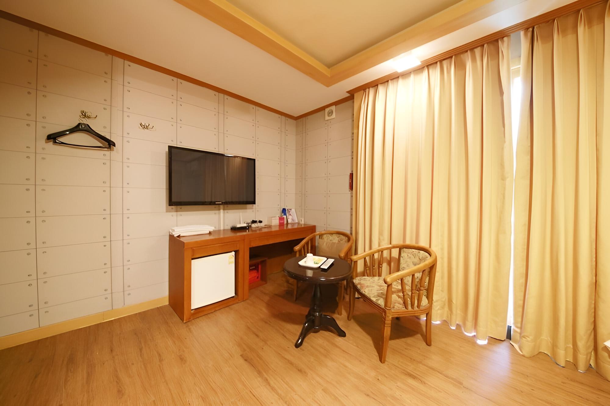 Room (Standard Room (Twin Room)) photo 2