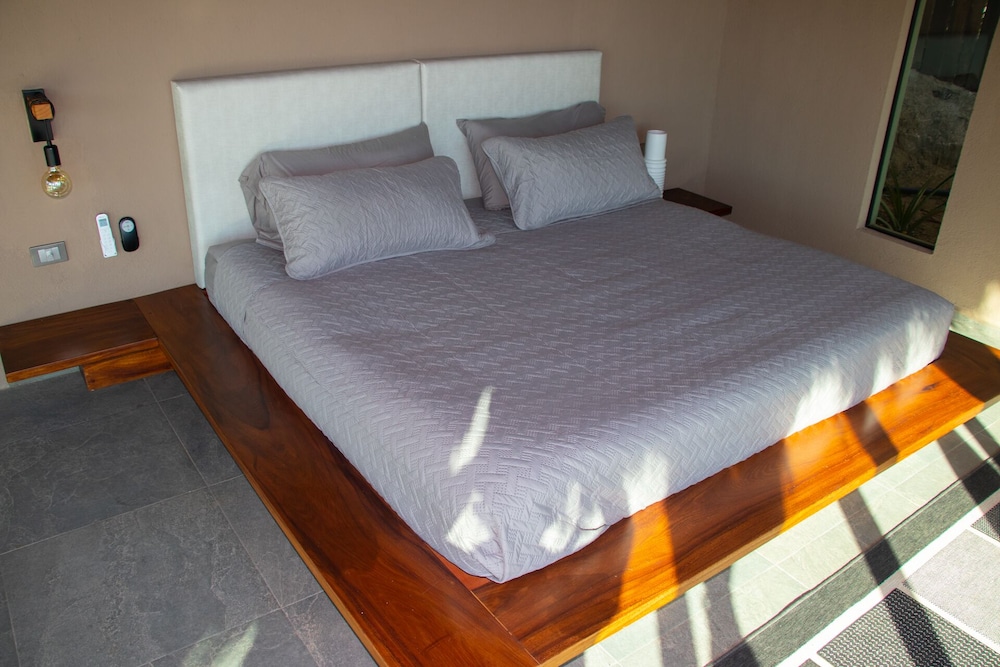 Suite Junior, 1 cama King, piscina privada, vista parcial al mar