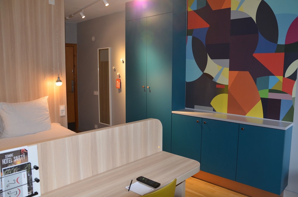 Standard Room, 1 Queen Bed, Kitchenette - Photo 1