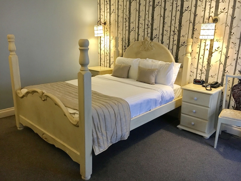 Standard Room, 1 Double Bed, Non Smoking (Canopy Bed) - Photo 1