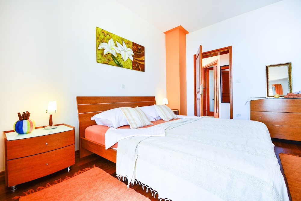 Deluxe House, 4 Bedrooms, Private Pool, Sea View