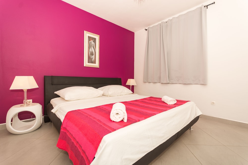 Apartment, 2 Bedrooms, Smoking, Balcony