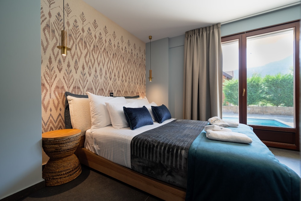Luxury Suite photo 2