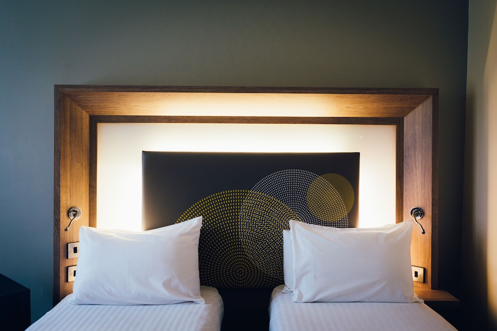 Superior Room, 1 Queen Bed with Sofa bed (Premium) - Photo 1