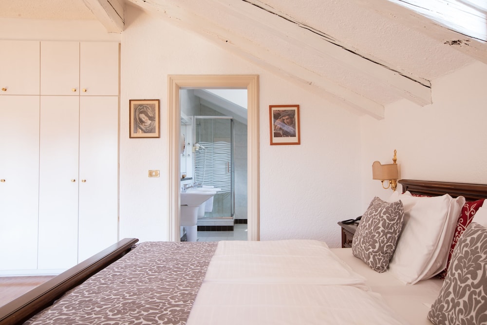 Deluxe Double Room - Photo 5