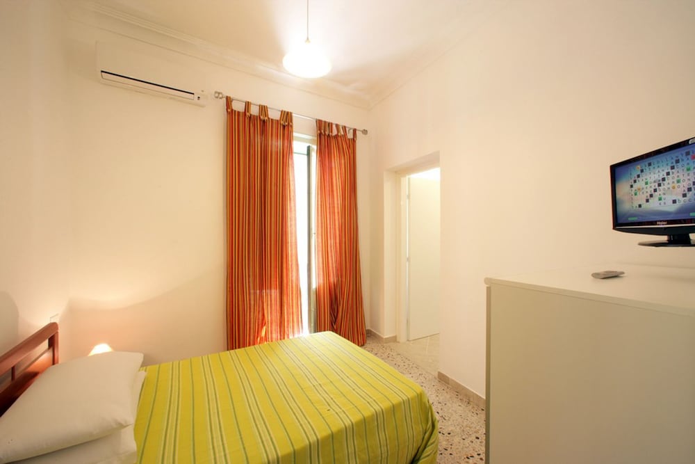 Single Room, 1 Double Bed