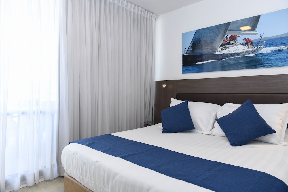 Two Bedroom Family Suite photo 3