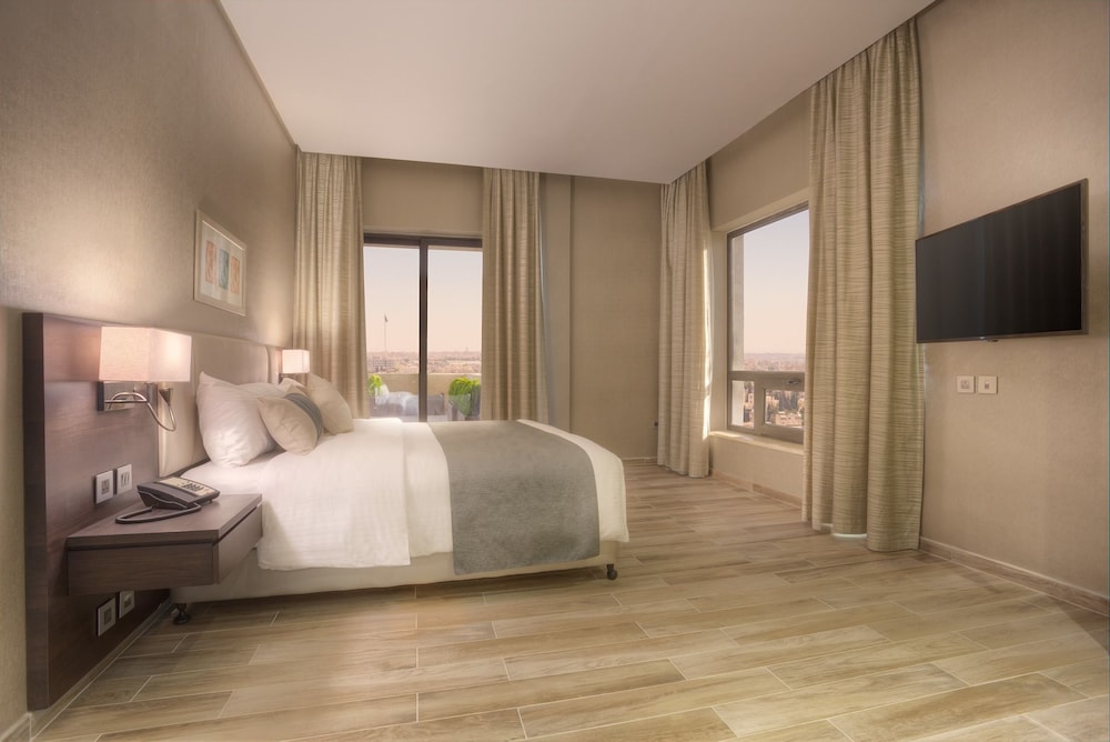 Grand Suite, 2 Bedrooms photo 2