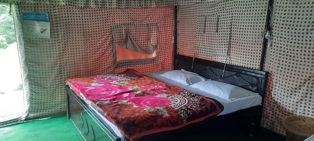 Basic Tent, Mountain View photo 2
