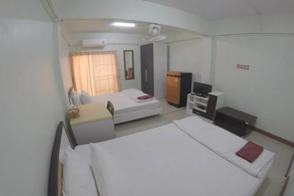 Standard Twin Room photo 2